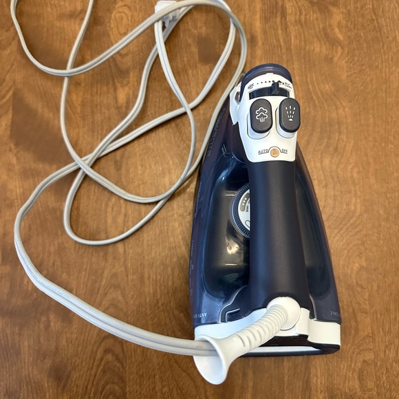 Rowenta DW8080 Pro Master Auto Shut Off Steam Iron, 330-Hole Sole Plate Blue - Picture 3 of 11